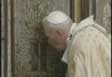 Papst ksst Heilige Pforte