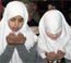 Junge Musliminnen beim Gebet / Bild: EPA