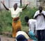 Bild von den christl.-muslim. Unruhen in Nigeria am 9. Sept. 01 / Bild: EPA
